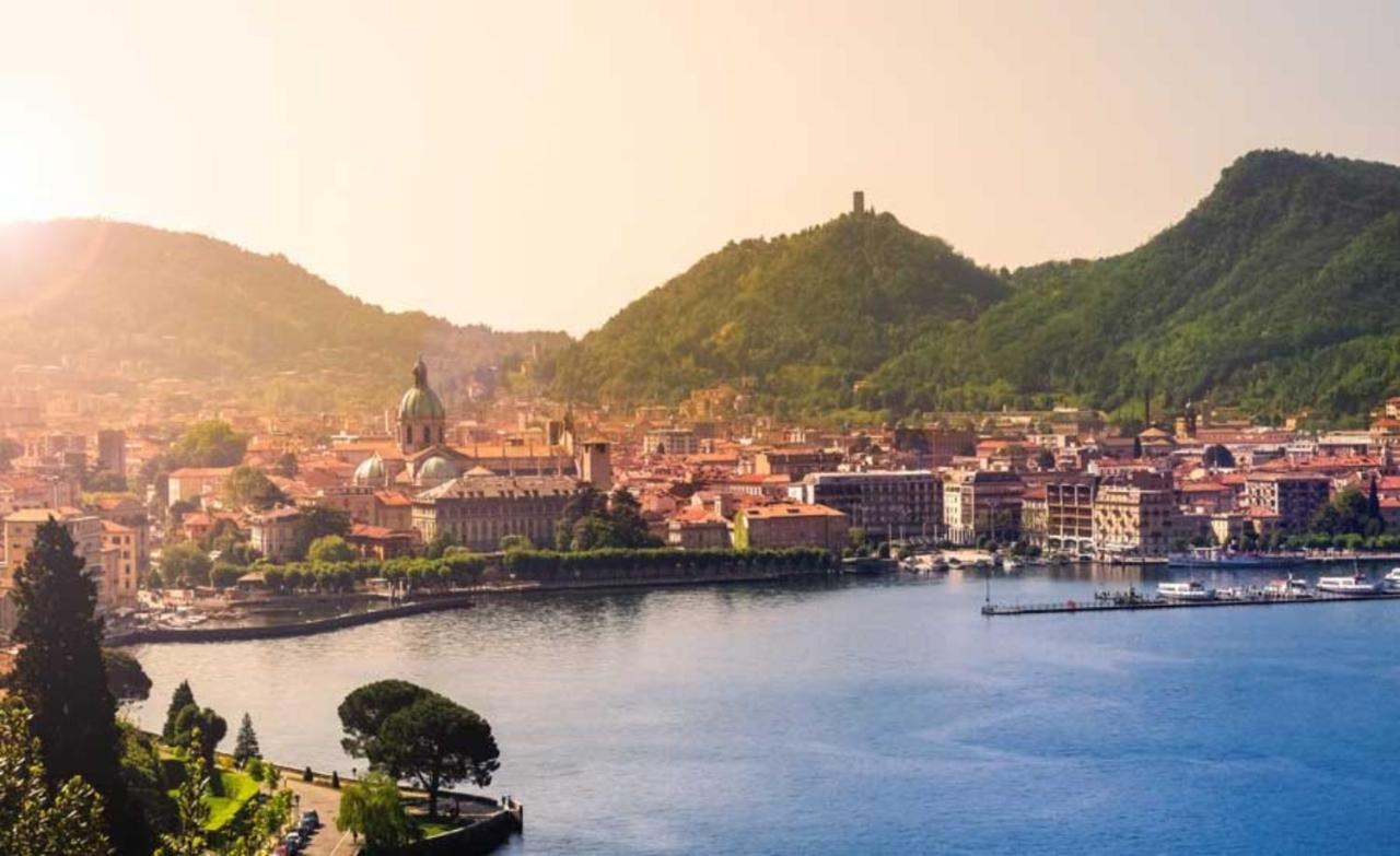 Apartment Piazza Roma By Quokka 360 - Historic Flat In The Centre Of Como Bagian luar foto