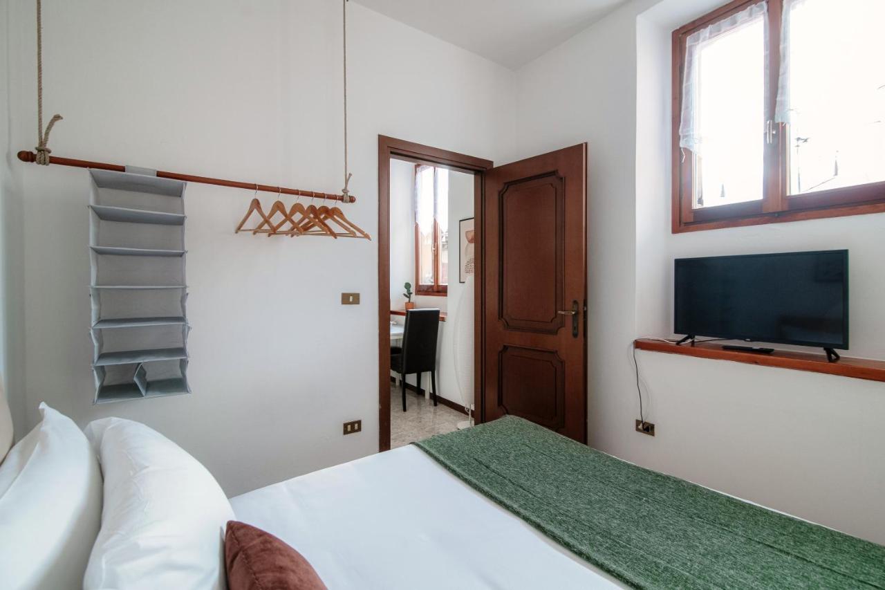 Apartment Piazza Roma By Quokka 360 - Historic Flat In The Centre Of Como Bagian luar foto