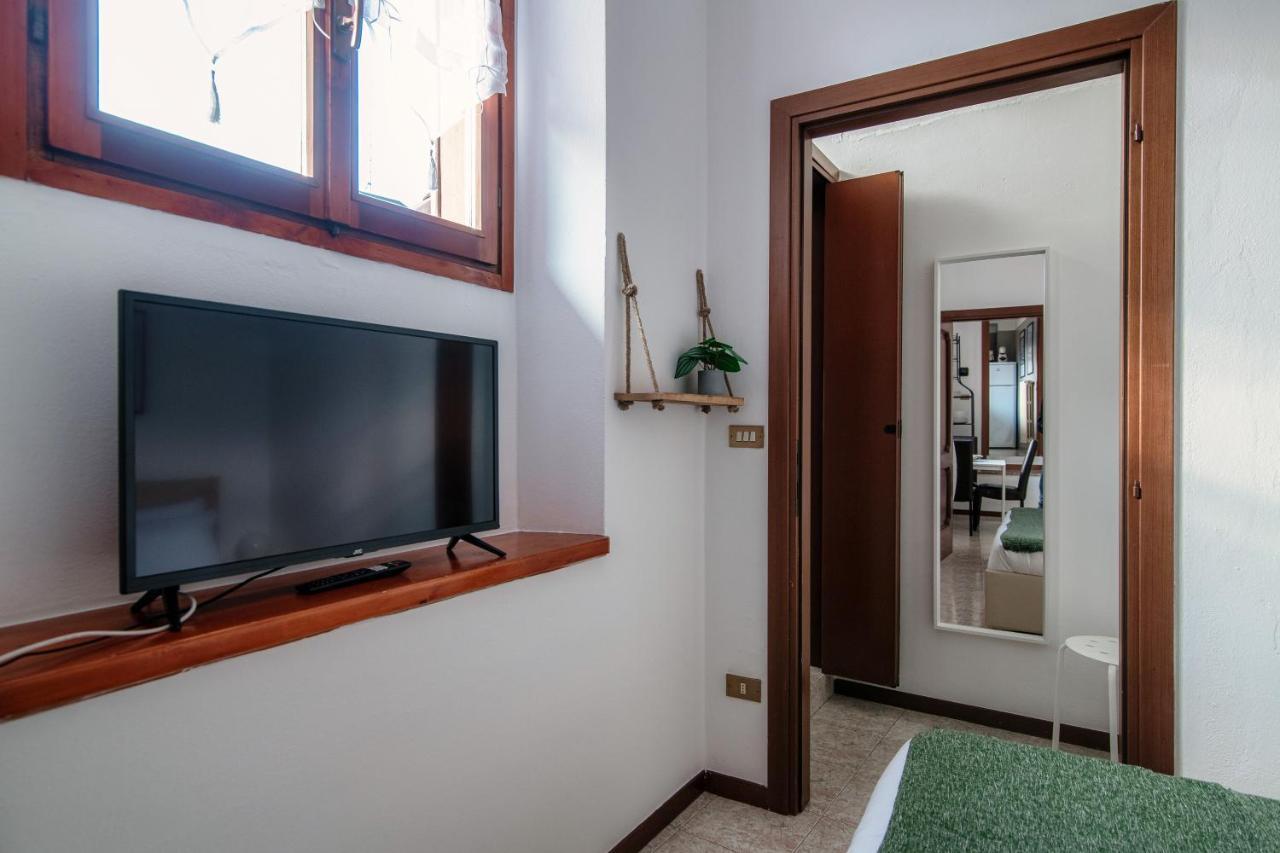 Apartment Piazza Roma By Quokka 360 - Historic Flat In The Centre Of Como Bagian luar foto